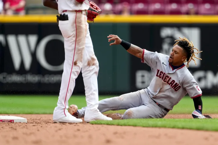 Guardians top Reds to begin twinbill